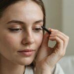 precyzyjna kreska eyelinerem  