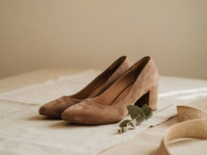 wysokie buty z szeroką cholewką
